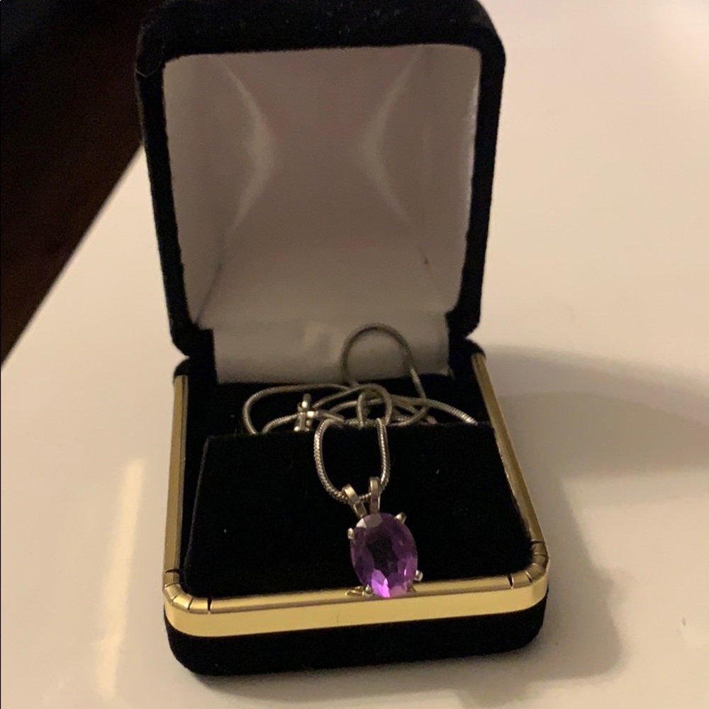 Amethyst pendant and chain